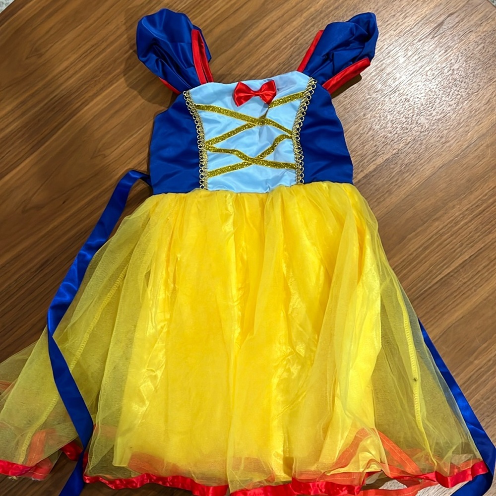 Snow White dress for 140cm tall girl